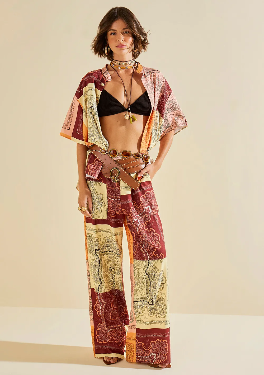 Camisa Morena Rosa Oversized Gola Padre Manga Longa Padrão Amarelo