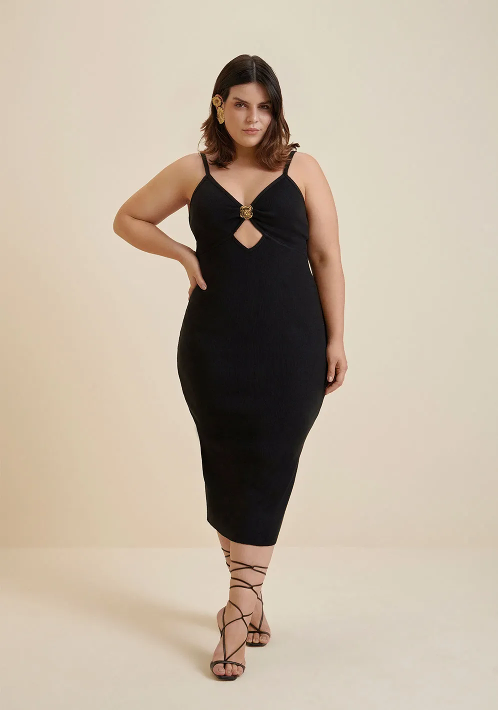Vestido Morena Rosa Midi Decote Redondo Detalhe Decote Preto