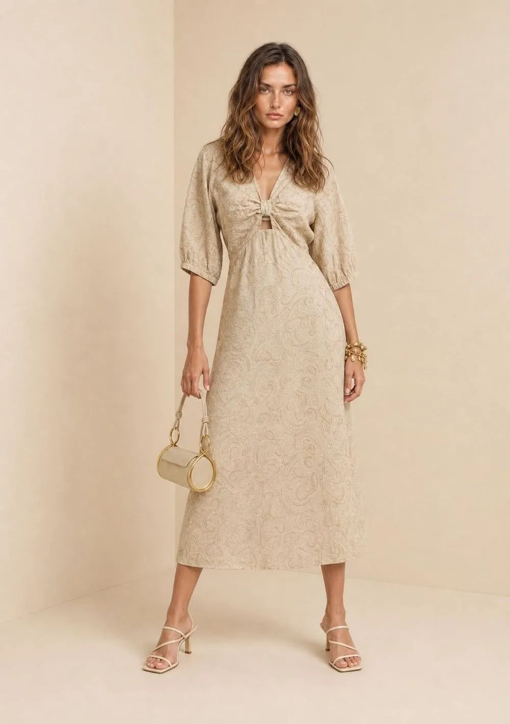 Vestido Morena Rosa Ajustado Decote V Manga 3 Quartos Midi Bege
