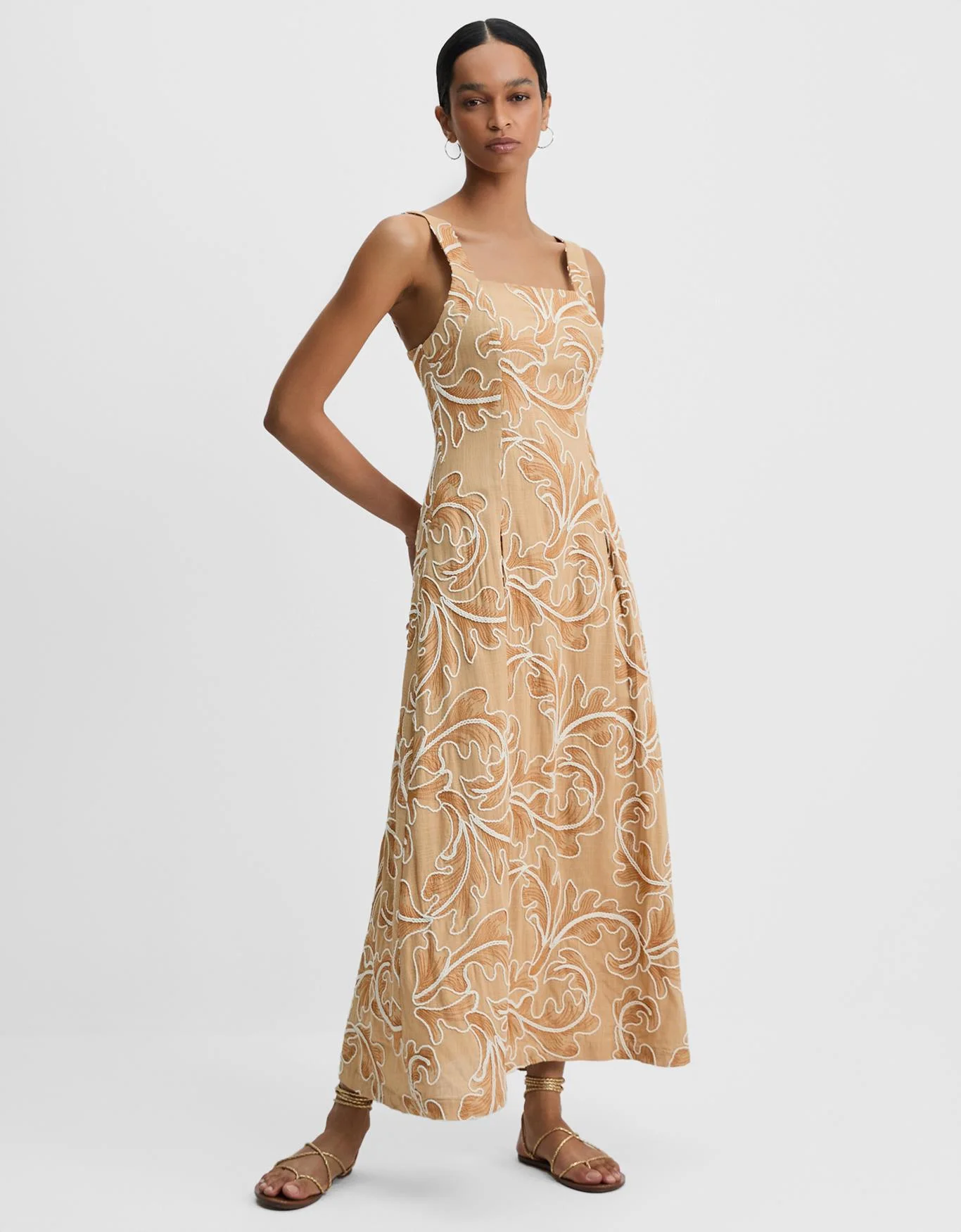 Vestido Folhagem Bordada